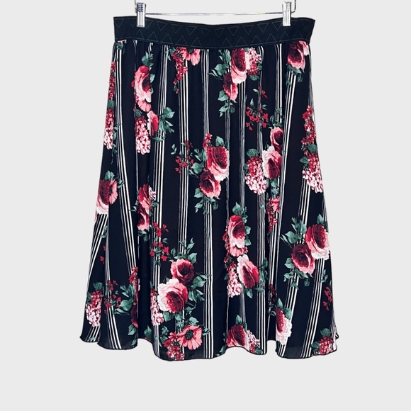 LuLaRoe Lola Skirt - Black White Striped Floral Design NWOT - Picture 2 of 9